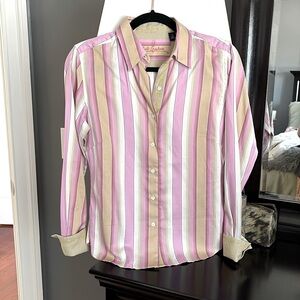 Robert Graham’s women’s collared shirt